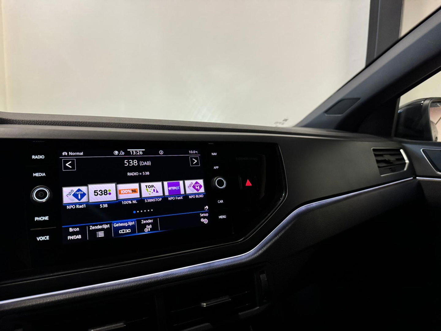 Volkswagen Taigo 1.0 TSI R-Line PANO KEYLESS VOL'