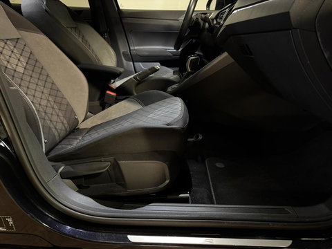 Volkswagen Taigo 1.0 TSI R-Line PANO KEYLESS VOL'