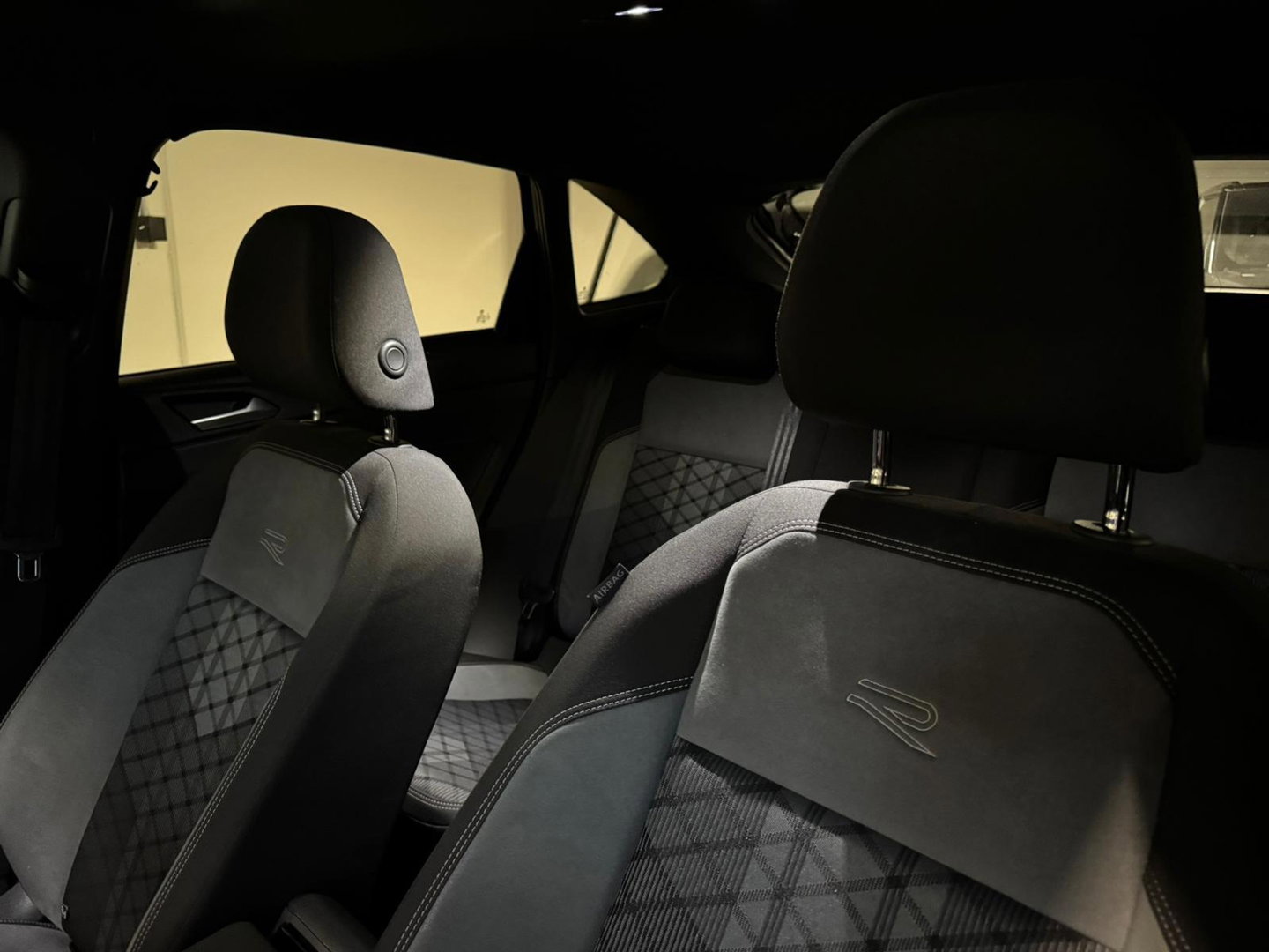 Volkswagen Taigo 1.0 TSI R-Line PANO KEYLESS VOL'