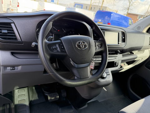 Toyota ProAce Shuttle 2.0 D-4D automaat Navigator Medium L3H1 / 9 persoons / euro 6 diesel / bpm vrij / vaste prijs rijklaar € 19.950 incl btw / inclusief een nieuwe distributie riem / isofix !