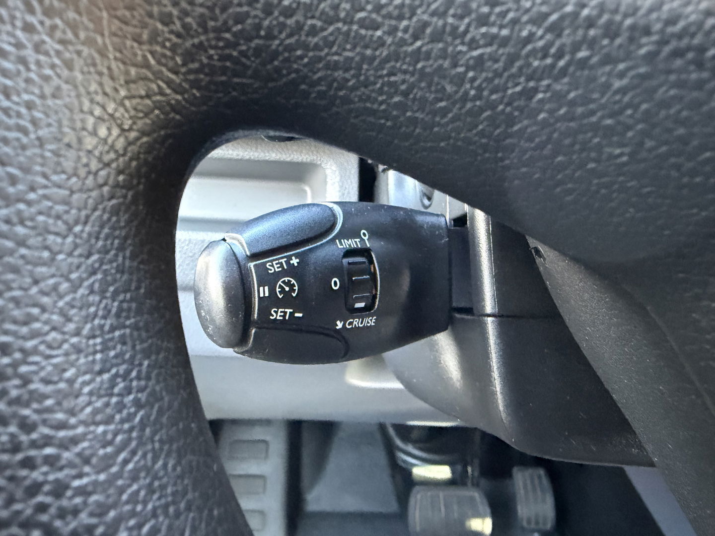 Toyota ProAce Shuttle 2.0 D-4D automaat Navigator Medium L3H1 / 9 persoons / euro 6 diesel / bpm vrij / vaste prijs rijklaar € 19.950 incl btw / inclusief een nieuwe distributie riem / isofix !