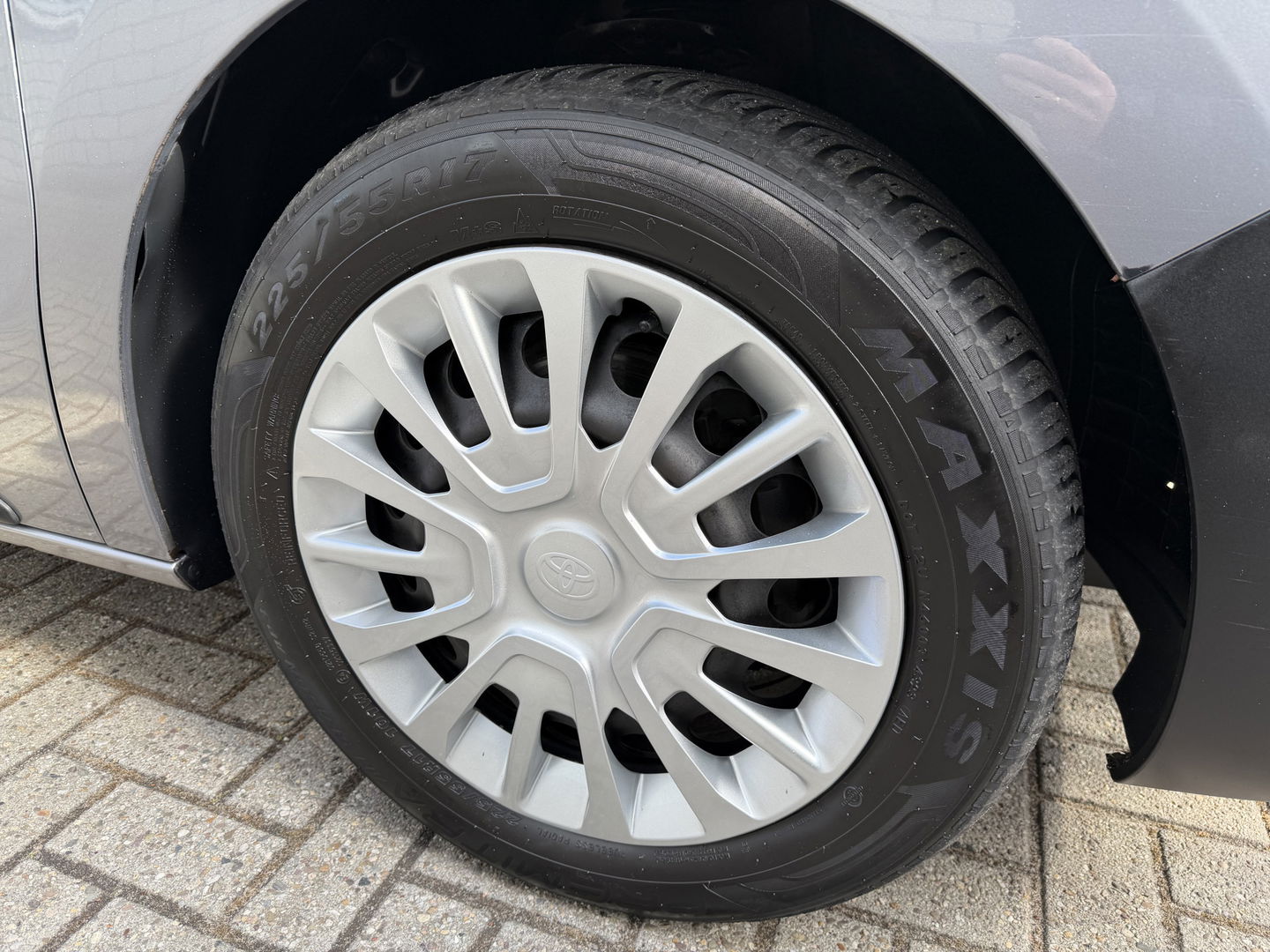 Toyota ProAce Shuttle 2.0 D-4D automaat Navigator Medium L3H1 / 9 persoons / euro 6 diesel / bpm vrij / vaste prijs rijklaar € 19.950 incl btw / inclusief een nieuwe distributie riem / isofix !