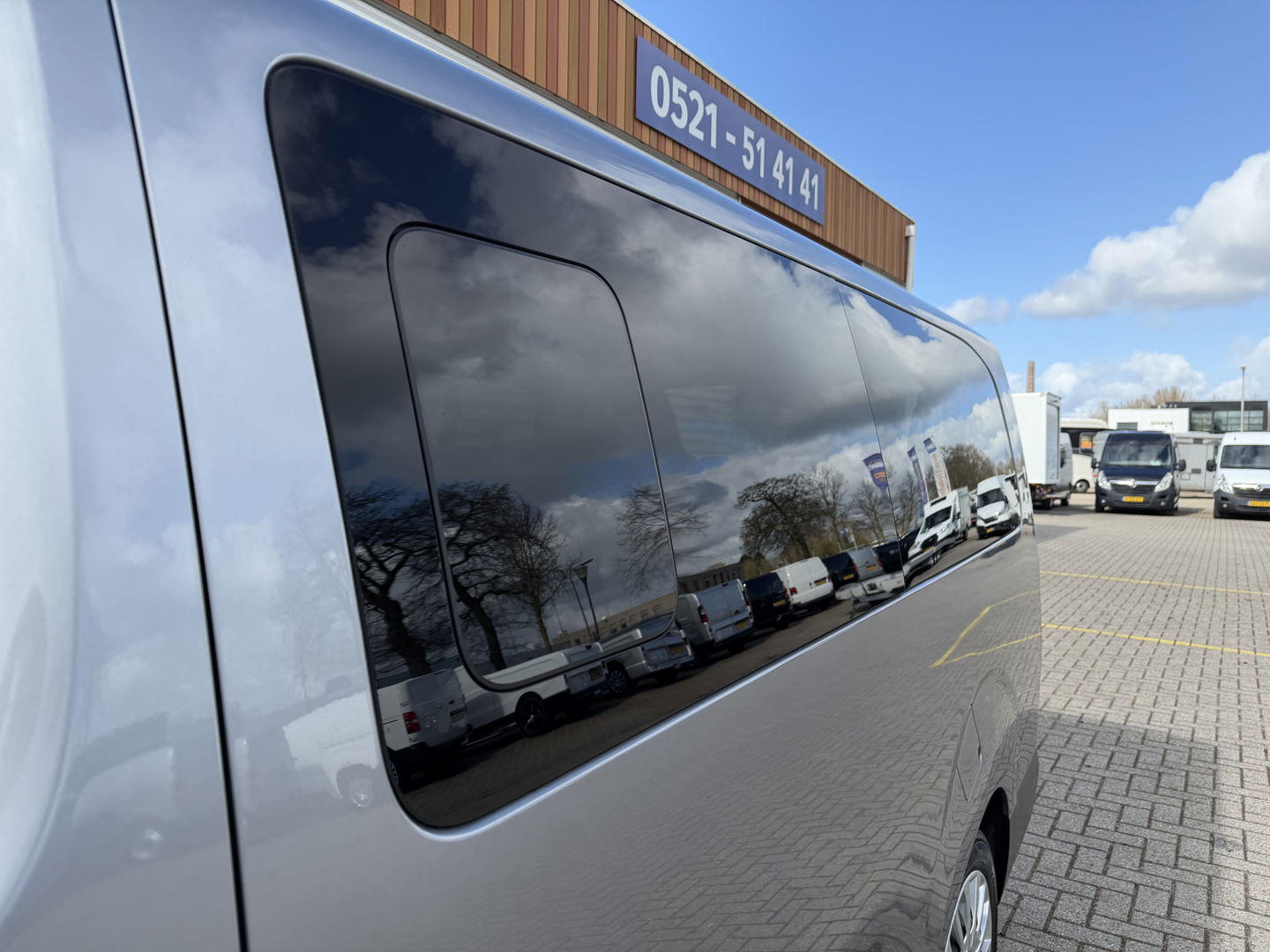 Toyota ProAce Shuttle 2.0 D-4D automaat Navigator Medium L3H1 / 9 persoons / euro 6 diesel / bpm vrij / vaste prijs rijklaar € 19.950 incl btw / inclusief een nieuwe distributie riem / isofix !