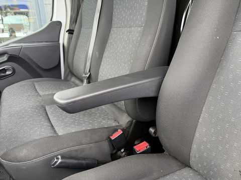 Opel Movano 2.3 Turbo 150pk L2H2 / vaste prijs rijklaar € 17.950 ex btw / lease vanaf € 302 / euro 6 / bpm vrij / airco / cruise / camera / imperial + trap / trekhaak 2500 kg !