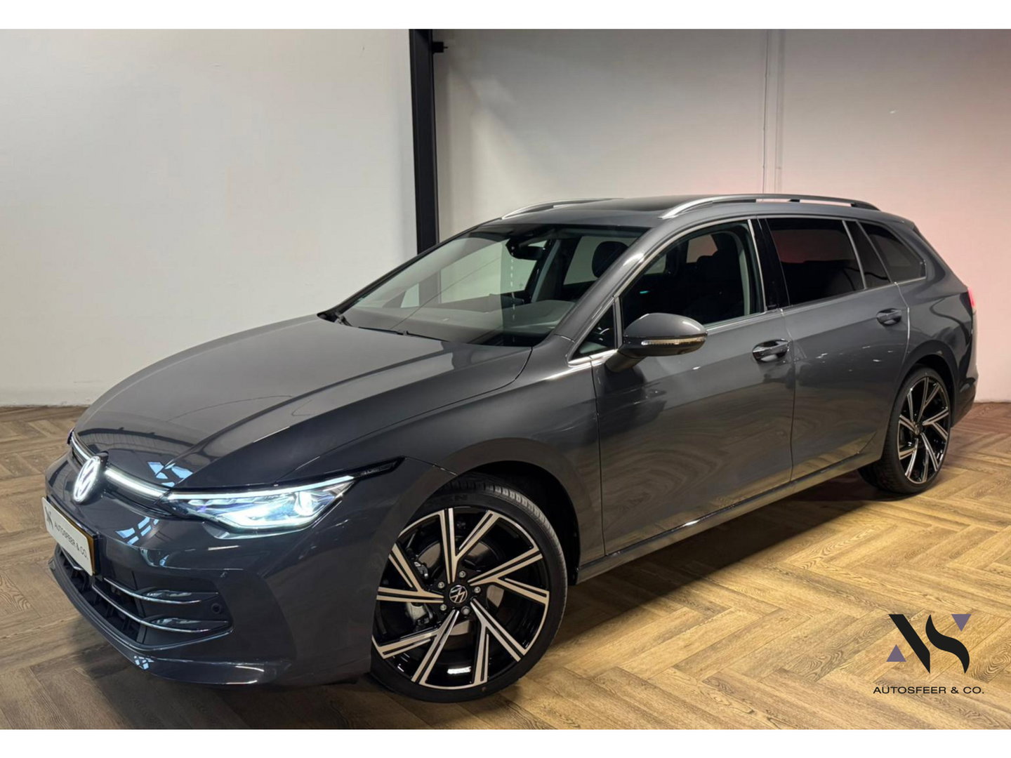 Volkswagen Golf 1.5 eTSI Life PANO 360' SFEER'