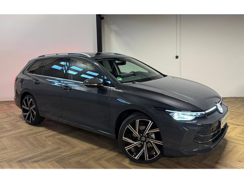 Volkswagen Golf 1.5 eTSI Life PANO 360' SFEER'