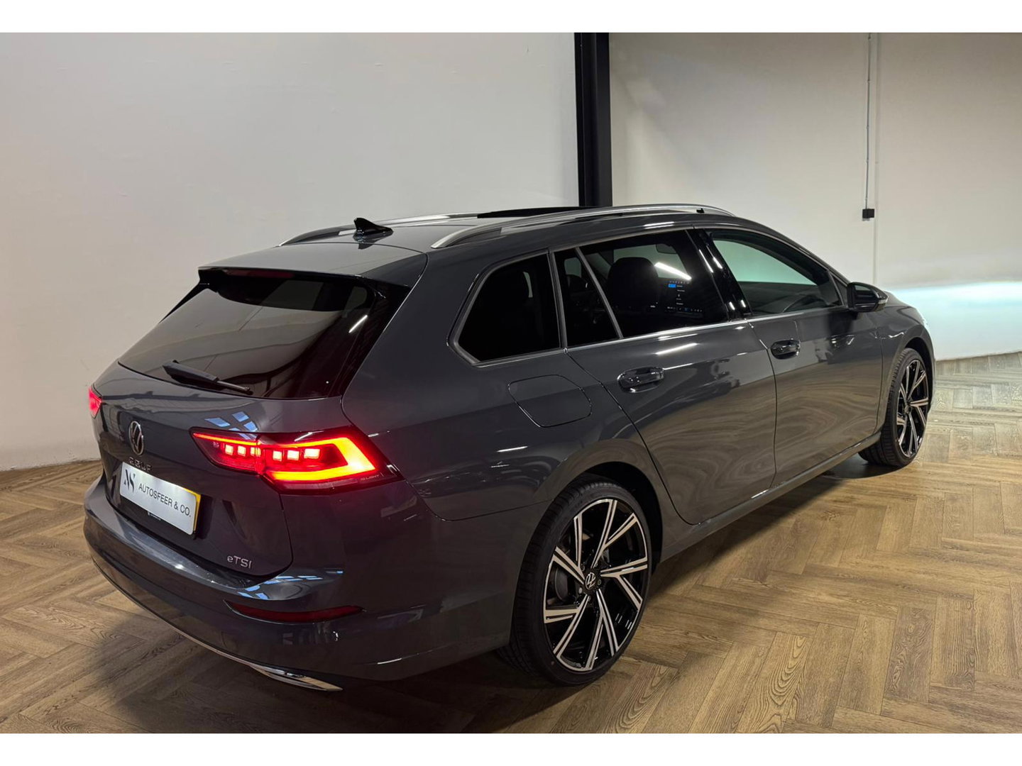 Volkswagen Golf 1.5 eTSI Life PANO 360' SFEER'