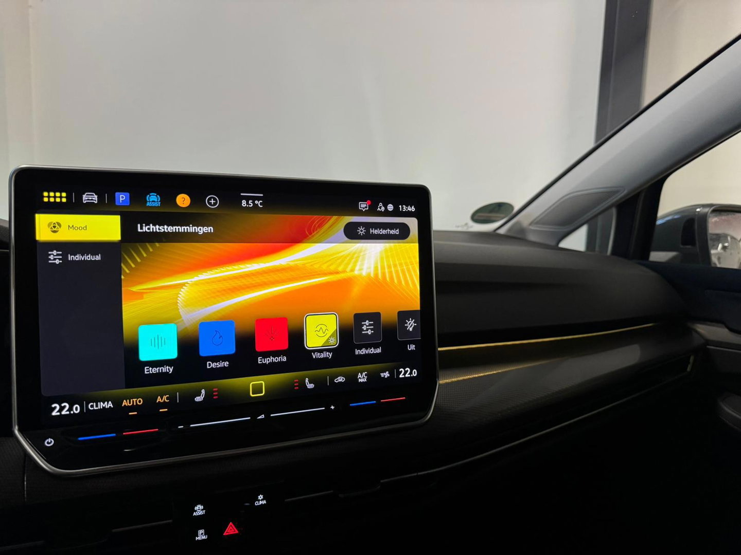 Volkswagen Golf 1.5 eTSI Life PANO 360' SFEER'