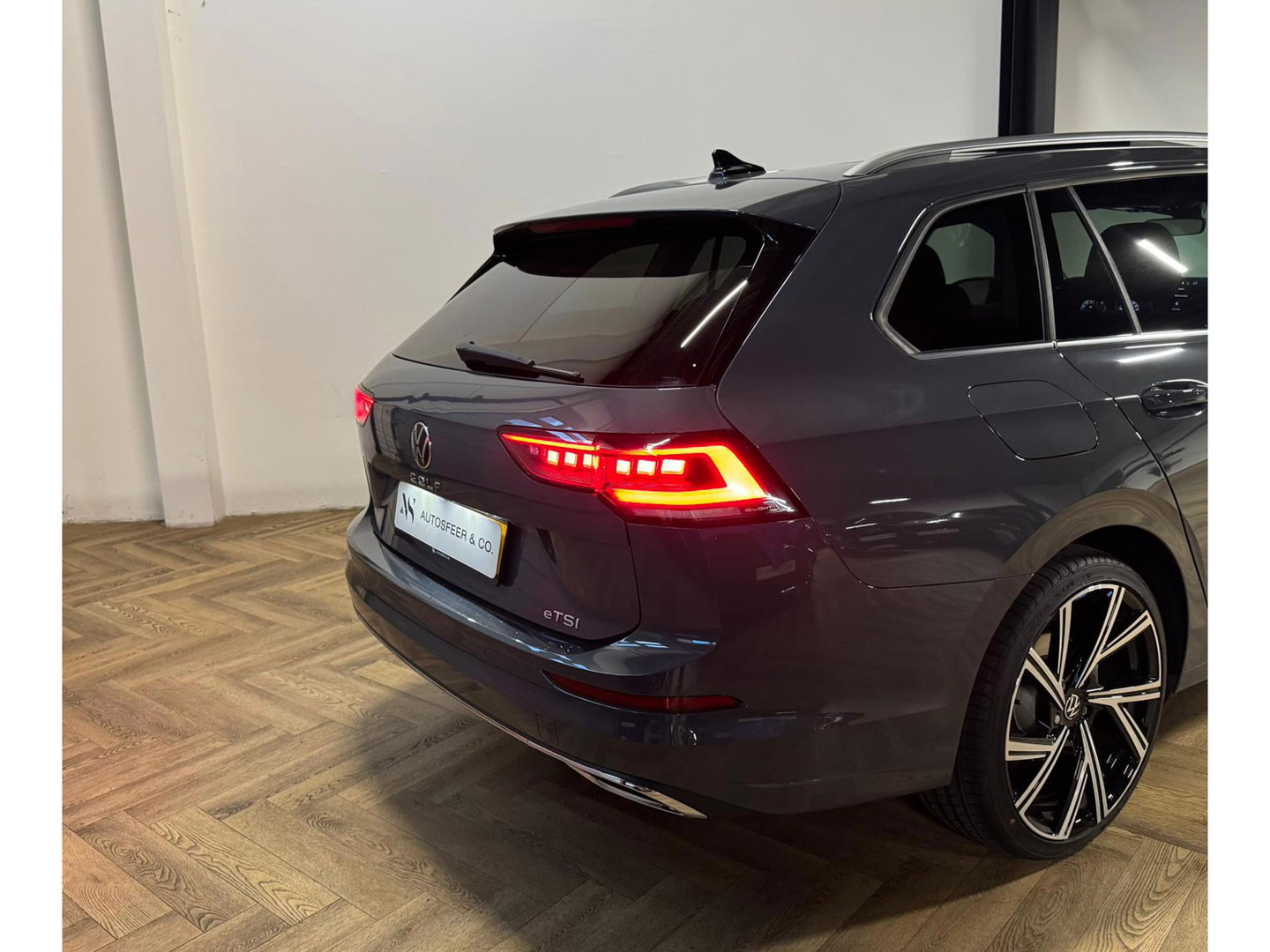 Volkswagen Golf 1.5 eTSI Life PANO 360' SFEER'