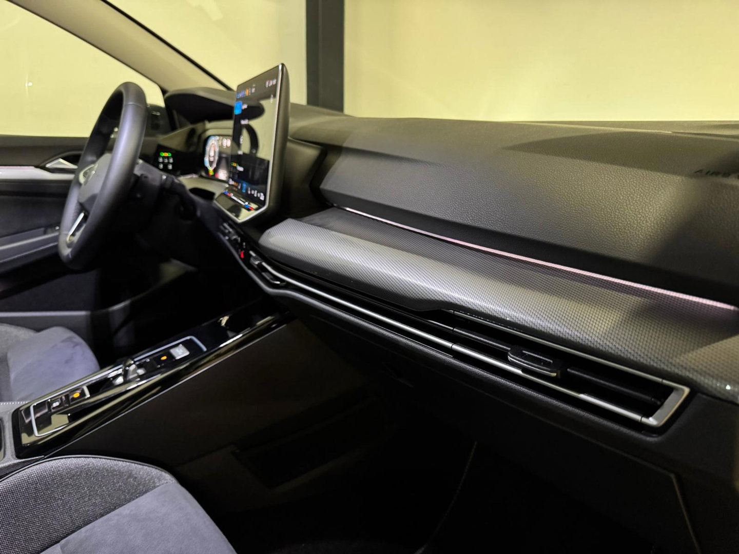 Volkswagen Golf 1.5 eTSI Life PANO 360' SFEER'