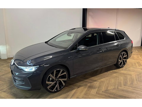 Volkswagen Golf 1.5 eTSI Life PANO 360' SFEER'