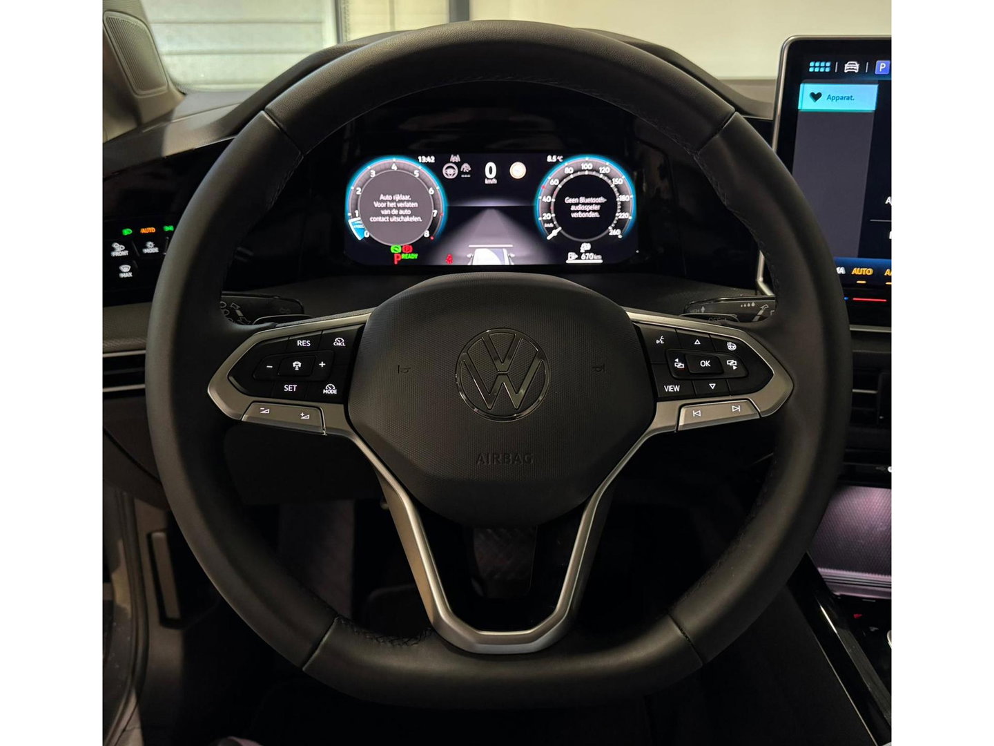 Volkswagen Golf 1.5 eTSI Life PANO 360' SFEER'