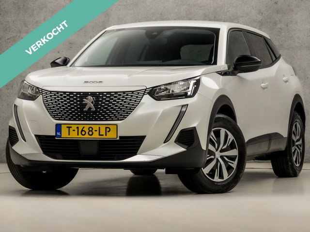 Peugeot e-2008 - EV Sport 50 kWh Automaat (APPLE CARPLAY, PARELMOER, PARKEERSENSOREN, CRUISE, SPORTSTOELEN, KEYLESS, NIEUWE APK, NIEUWSTAAT)