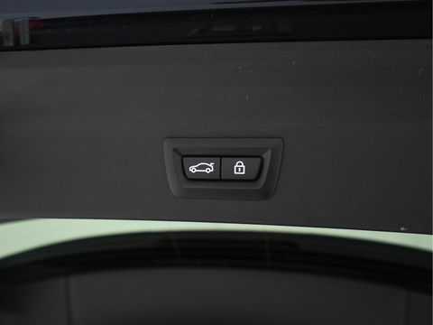 BMW iX3 High Executive 80 kWh [ 3-Fase-11kW ] {SOH-96%} (INCL-BTW) Aut. *PANO | LEATHER | HARMAN/KARDON | FULL-LED | BLINDSPOT | MEMORY-PACK | DIGI-COCKPIT | HEATED-SPORTSEATS | KEYLESS | TOPVIEW | DAB+ | NAVI-FULLMAP | HEAD-UP | PRIVACY-GLASS |