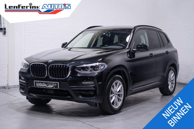 BMW X3 - sDrive18d High Executive Camera 360 Sportstoelen Leder 2e Eigenaar NAP navigatie bleutooth telefonie private-glas PDC v+a electr. achterklep led-verlichting 18"lmv ACC DAB groot licht assist stoelverwarming electrisch bedienbare voorstoelen