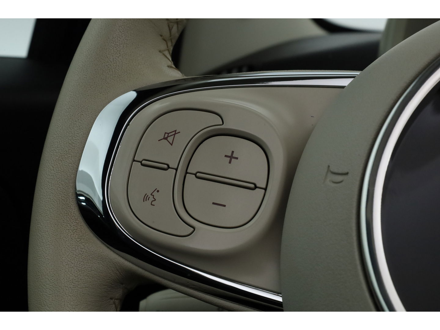 Fiat 500C 1.2 Lounge | Apple CarPlay & Android Aut0 | Clima | 16'' | Cruise Ctrl |