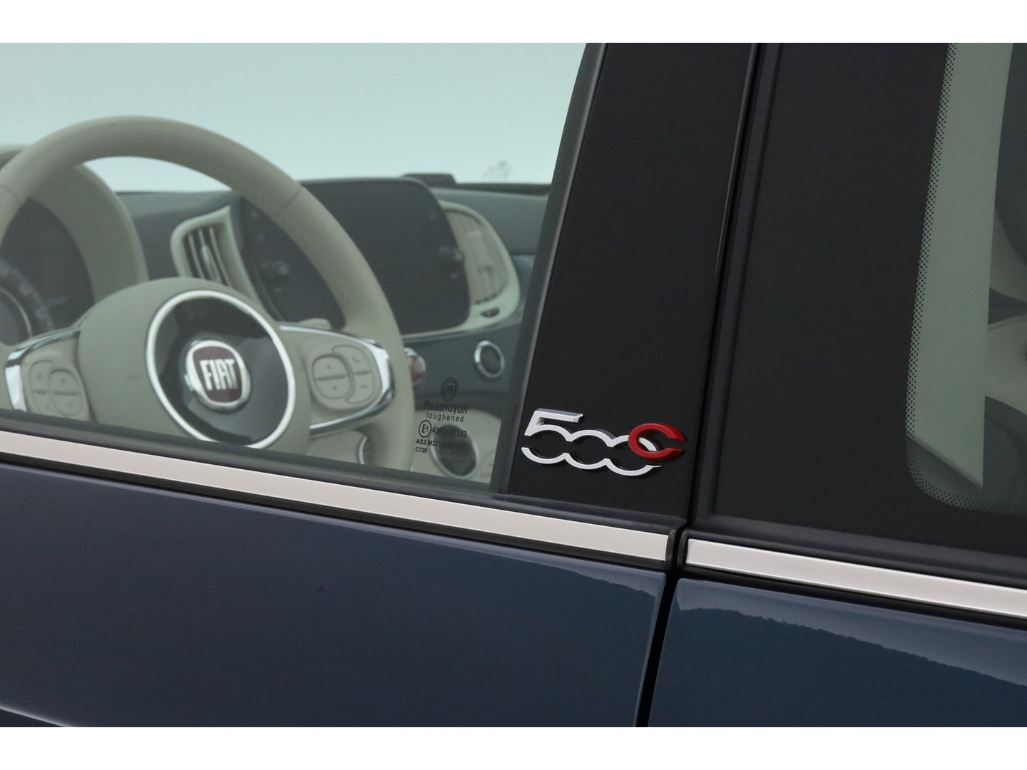 Fiat 500C 1.2 Lounge | Apple CarPlay & Android Aut0 | Clima | 16'' | Cruise Ctrl |