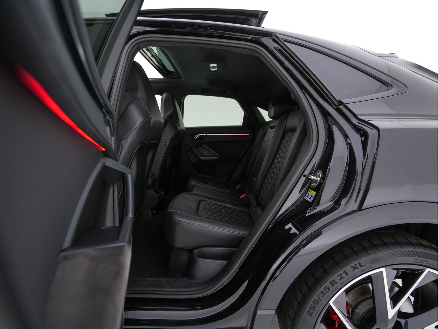 Audi RS Q3 Sportback TFSI Quattro Aut. *PANO | LEATHER | FULL-LED | ADAPTIVE-CRUISE | BANG&OLUFSEN | TOPVIEW | HEATED-SPORTSEATS | DIGI-COCKPIT | PRIVACYGLASS | SHIFTPADDLES | AMBIENTLIGHT | ECC | PDC | 21''ALU*