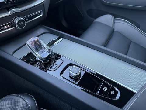 Volvo XC60 2.0 T6 Plug-in hybrid AWD Ultra Black Edition 360 l led l 21 inc