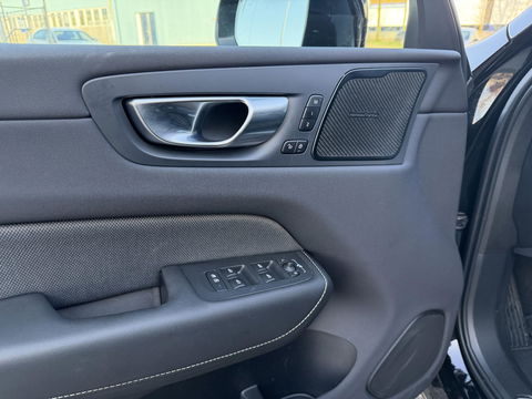 Volvo XC60 2.0 T6 Plug-in hybrid AWD Ultra Black Edition 360 l led l 21 inc