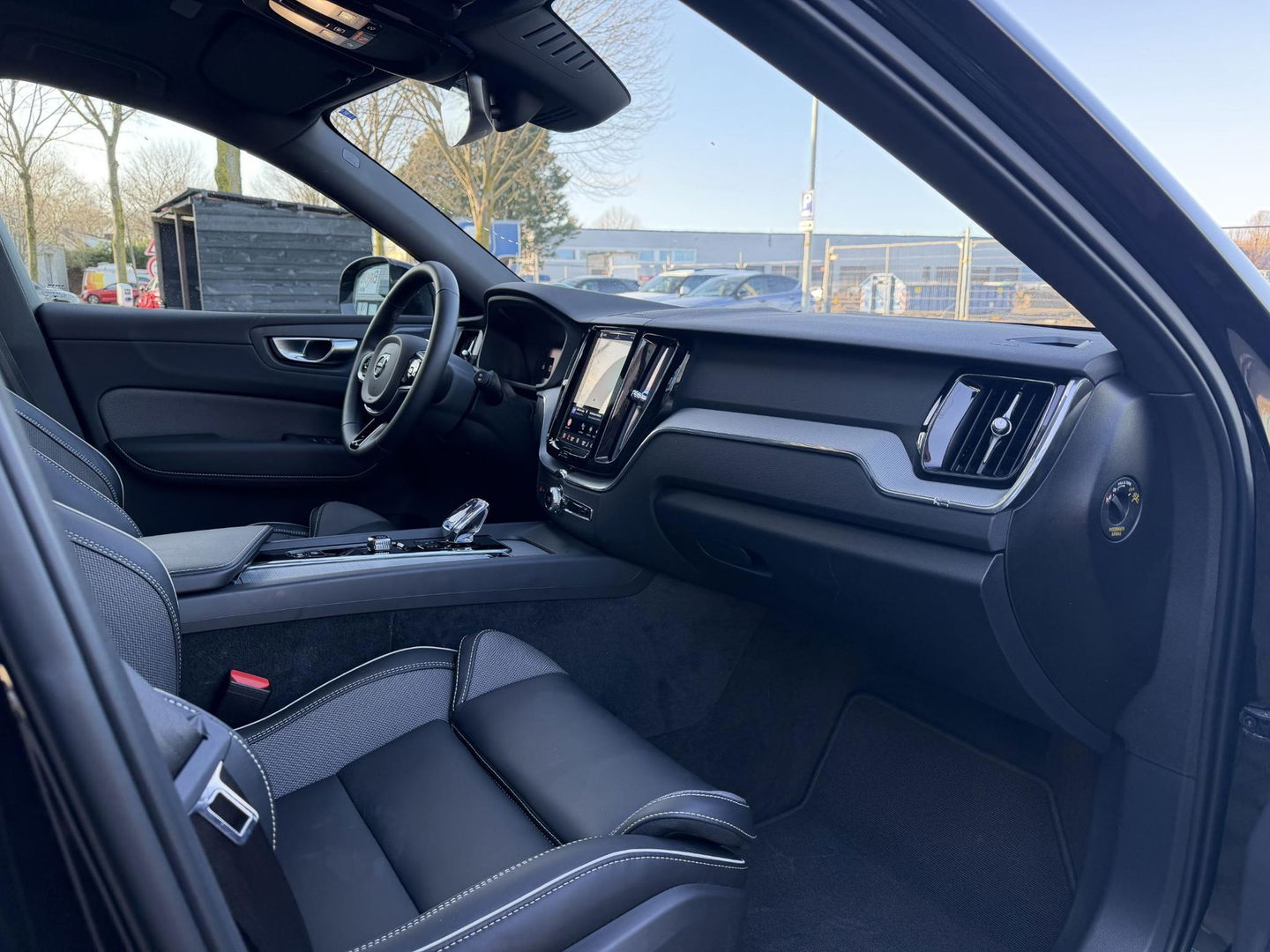 Volvo XC60 2.0 T6 Plug-in hybrid AWD Ultra Black Edition 360 l led l 21 inc