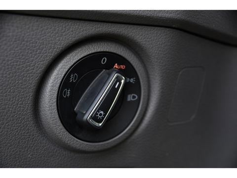 Volkswagen Crafter 35 2.0 TDI L3H3 Highline 75 Edition Adaptieve Cruise, Camera, Carplay, 177pk, LED, Leder, Stuurverwarming, Automaat, Uniek!