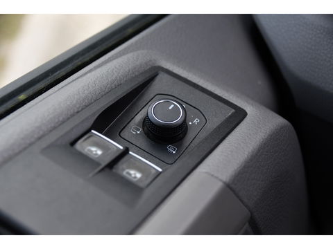 Volkswagen Crafter 35 2.0 TDI L3H3 Highline 75 Edition Adaptieve Cruise, Camera, Carplay, 177pk, LED, Leder, Stuurverwarming, Automaat, Uniek!