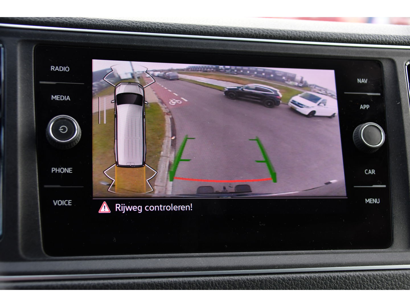 Volkswagen Crafter 35 2.0 TDI L3H3 Highline 75 Edition Adaptieve Cruise, Camera, Carplay, 177pk, LED, Leder, Stuurverwarming, Automaat, Uniek!