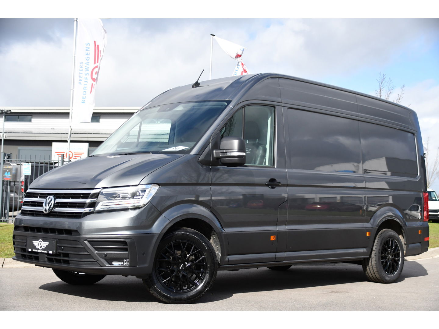 Volkswagen Crafter 35 2.0 TDI L3H3 Highline 75 Edition Adaptieve Cruise, Camera, Carplay, 177pk, LED, Leder, Stuurverwarming, Automaat, Uniek!