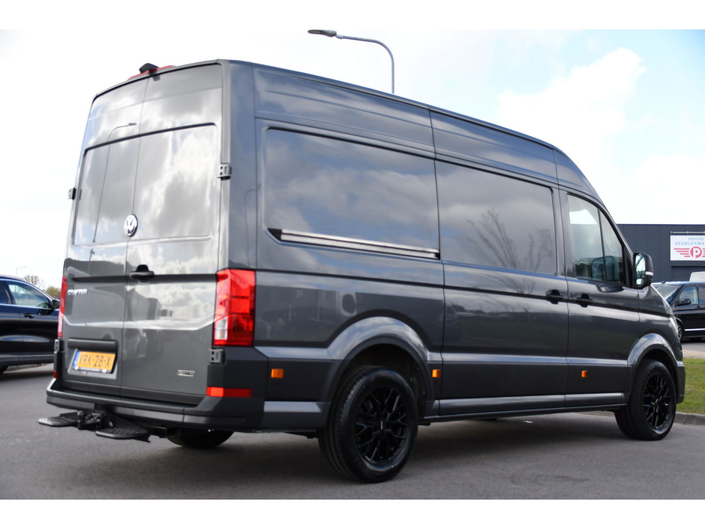 Volkswagen Crafter 35 2.0 TDI L3H3 Highline 75 Edition Adaptieve Cruise, Camera, Carplay, 177pk, LED, Leder, Stuurverwarming, Automaat, Uniek!