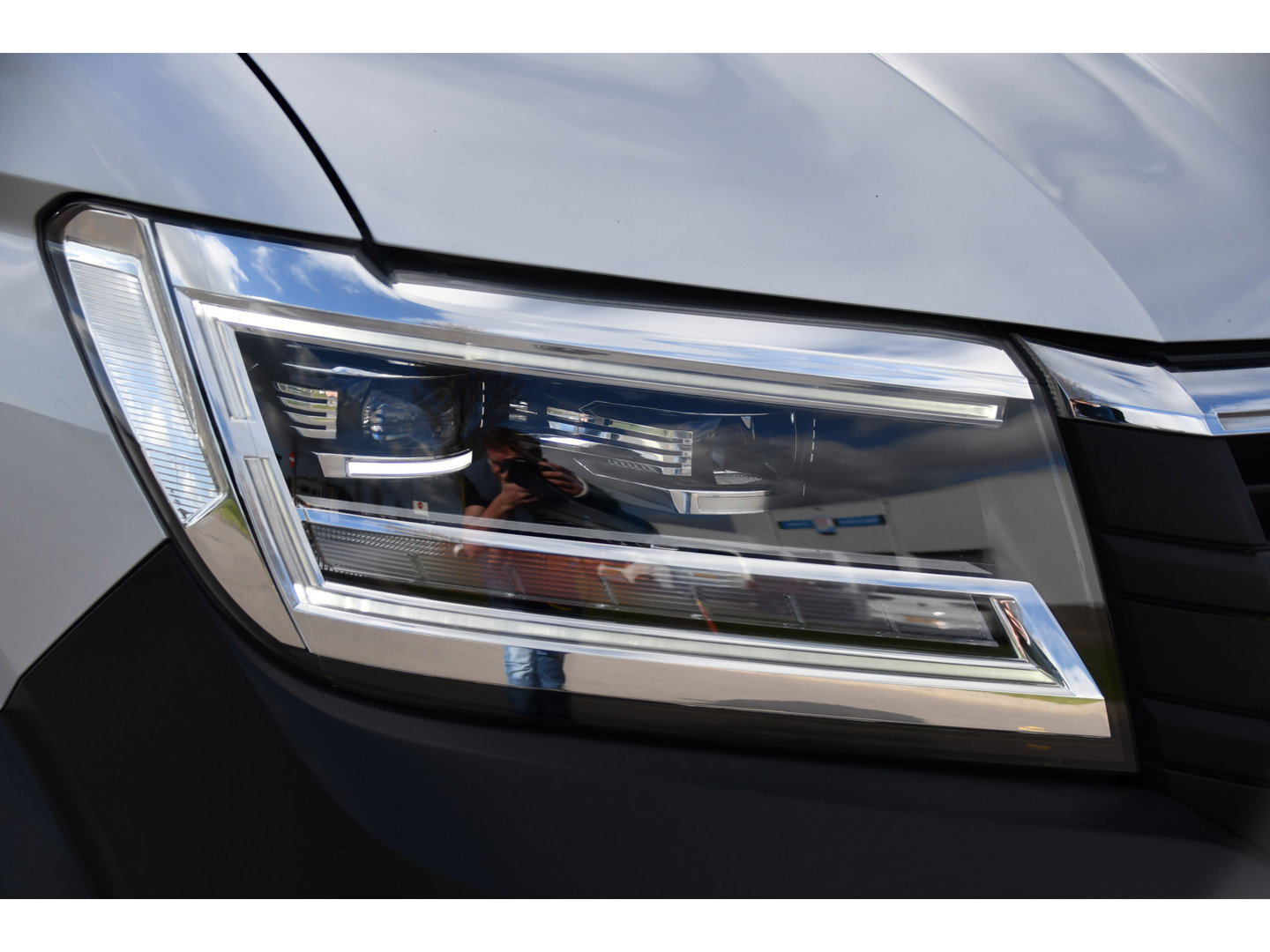 Volkswagen Crafter 35 2.0 TDI L3H2 Highline PB Edition Adaptieve Cruise, Camera, Carplay, Clima, LED, Stoelverwarming, Multimedia, Sensoren, Uniek!