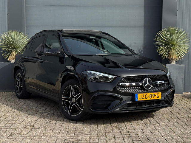 Mercedes-Benz GLA - 200 AMG Line | Panorama | Keyless | Digital Light