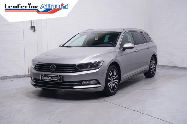 Volkswagen Passat - Variant 1.4 TSI ACT Comfortline Business Navi Clima Panodak Virtual cockpit Adaptive cruise Pdc