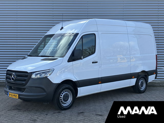 Mercedes-Benz Sprinter - 315 150PK L2H2 RWD Automaat LED Camera Cruise Trekhaak