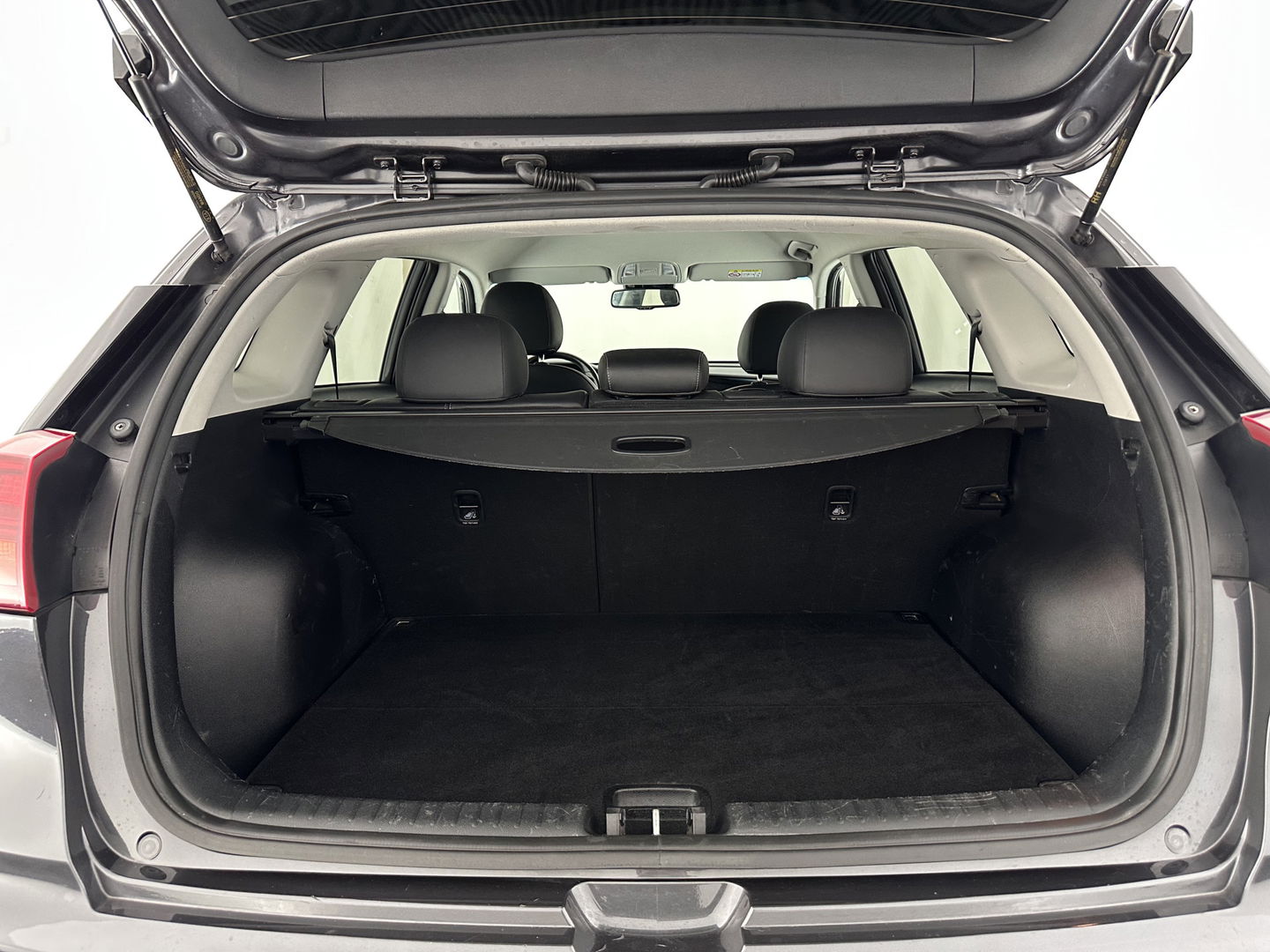 Kia Niro 1.6 GDi Hybrid DynamicPlusLine (INCL.BTW) Aut. *LEATHER | FULL-LED | ADAPTIVE-CRUISE | BLIND-SPOT | HEATED-COMFORTSEATS | CAMERA | KEYLESS | AMBIENT-LIGHT | NAVI-FULLMAP | 16''ALU | TOWBAR*