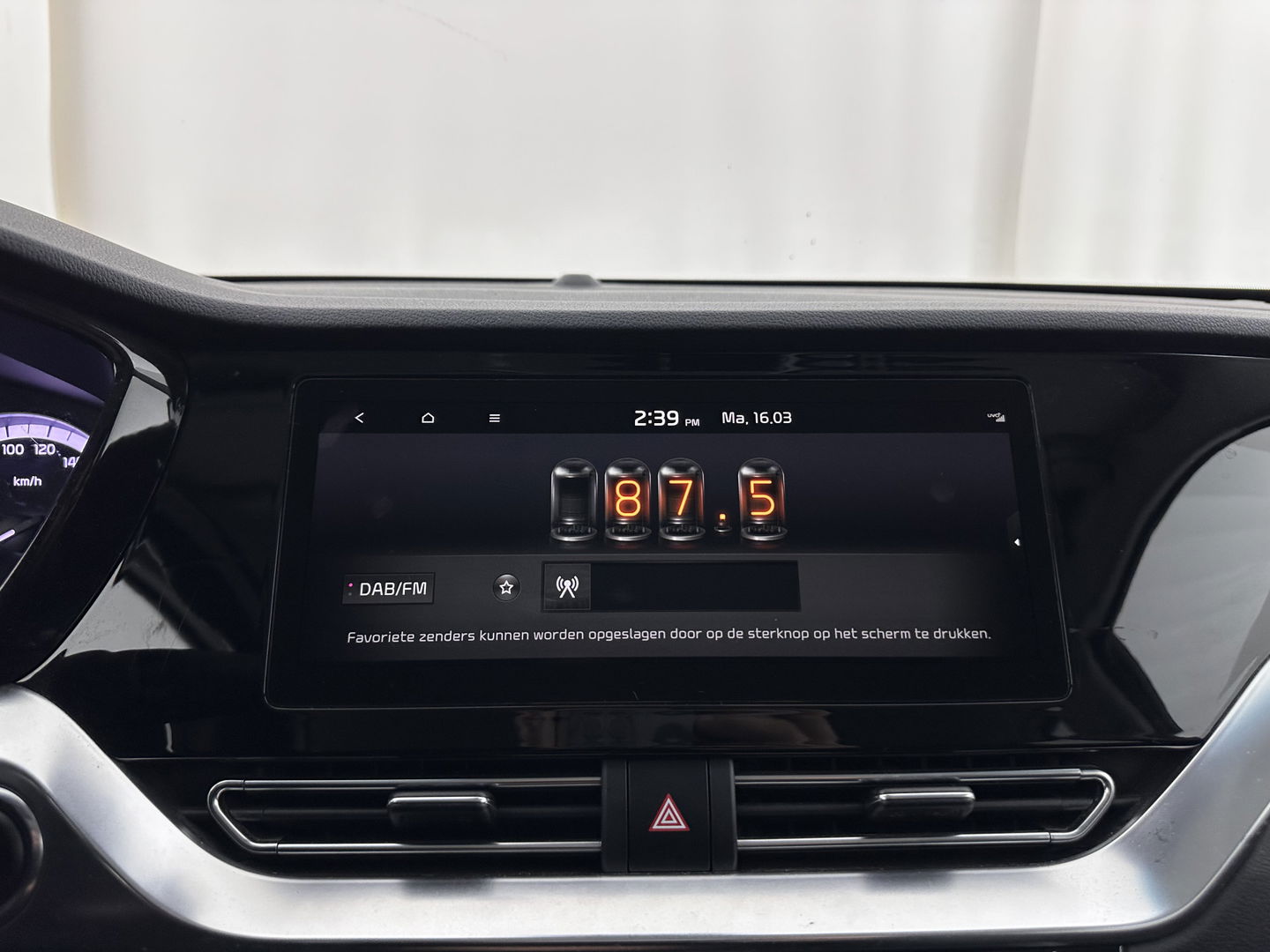 Kia Niro 1.6 GDi Hybrid DynamicPlusLine (INCL.BTW) Aut. *LEATHER | FULL-LED | ADAPTIVE-CRUISE | BLIND-SPOT | HEATED-COMFORTSEATS | CAMERA | KEYLESS | AMBIENT-LIGHT | NAVI-FULLMAP | 16''ALU | TOWBAR*