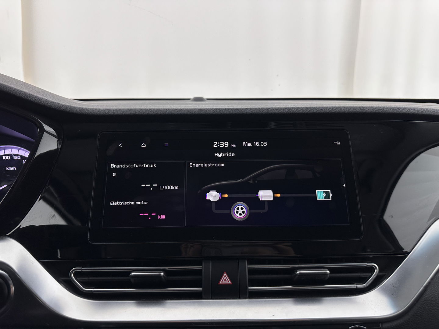 Kia Niro 1.6 GDi Hybrid DynamicPlusLine (INCL.BTW) Aut. *LEATHER | FULL-LED | ADAPTIVE-CRUISE | BLIND-SPOT | HEATED-COMFORTSEATS | CAMERA | KEYLESS | AMBIENT-LIGHT | NAVI-FULLMAP | 16''ALU | TOWBAR*