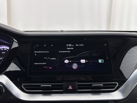 Kia Niro 1.6 GDi Hybrid DynamicPlusLine (INCL.BTW) Aut. *LEATHER | FULL-LED | ADAPTIVE-CRUISE | BLIND-SPOT | HEATED-COMFORTSEATS | CAMERA | KEYLESS | AMBIENT-LIGHT | NAVI-FULLMAP | 16''ALU | TOWBAR*