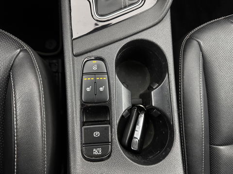 Kia Niro 1.6 GDi Hybrid DynamicPlusLine (INCL.BTW) Aut. *LEATHER | FULL-LED | ADAPTIVE-CRUISE | BLIND-SPOT | HEATED-COMFORTSEATS | CAMERA | KEYLESS | AMBIENT-LIGHT | NAVI-FULLMAP | 16''ALU | TOWBAR*