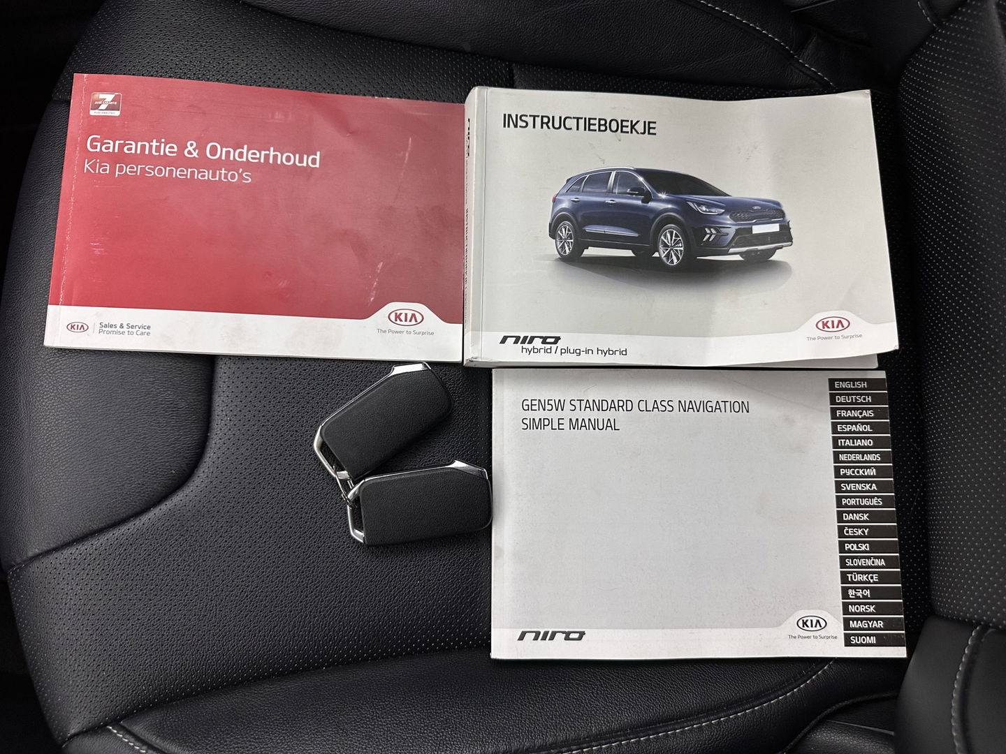 Kia Niro 1.6 GDi Hybrid DynamicPlusLine (INCL.BTW) Aut. *LEATHER | FULL-LED | ADAPTIVE-CRUISE | BLIND-SPOT | HEATED-COMFORTSEATS | CAMERA | KEYLESS | AMBIENT-LIGHT | NAVI-FULLMAP | 16''ALU | TOWBAR*