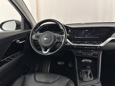Kia Niro 1.6 GDi Hybrid DynamicPlusLine (INCL.BTW) Aut. *LEATHER | FULL-LED | ADAPTIVE-CRUISE | BLIND-SPOT | HEATED-COMFORTSEATS | CAMERA | KEYLESS | AMBIENT-LIGHT | NAVI-FULLMAP | 16''ALU | TOWBAR*