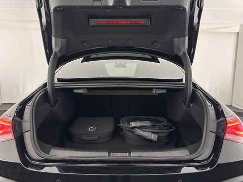 Mercedes-Benz CLA-Klasse 250 e AMG Line *PANO | WIDESCREEN-DIGI-COCKPIT | FULL-LED | AMBIENT-LIGHT | LEATHER-MICROFIBRE | CAMERA | M-BUX-NAVI | ECC | SHIFT-PADDLES | PDC | CRUISE | DAB | HEATED-SPORTSEATS | 18"ALU*