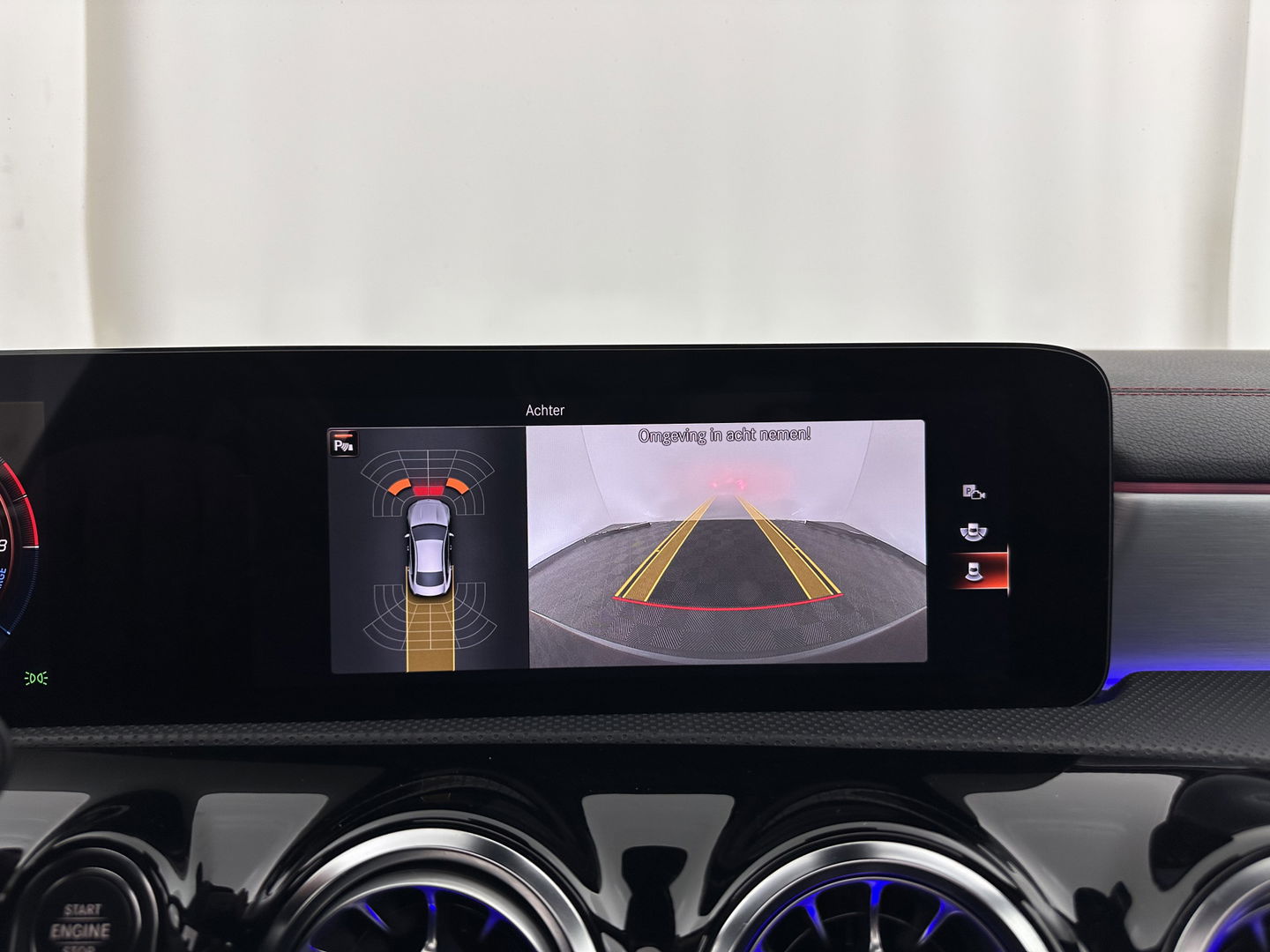 Mercedes-Benz CLA-Klasse 250 e AMG Line *PANO | WIDESCREEN-DIGI-COCKPIT | FULL-LED | AMBIENT-LIGHT | LEATHER-MICROFIBRE | CAMERA | M-BUX-NAVI | ECC | SHIFT-PADDLES | PDC | CRUISE | DAB | HEATED-SPORTSEATS | 18"ALU*