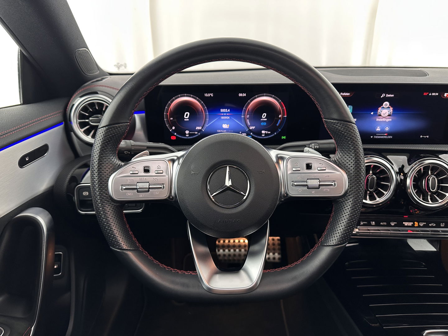 Mercedes-Benz CLA-Klasse 250 e AMG Line *PANO | WIDESCREEN-DIGI-COCKPIT | FULL-LED | AMBIENT-LIGHT | LEATHER-MICROFIBRE | CAMERA | M-BUX-NAVI | ECC | SHIFT-PADDLES | PDC | CRUISE | DAB | HEATED-SPORTSEATS | 18"ALU*