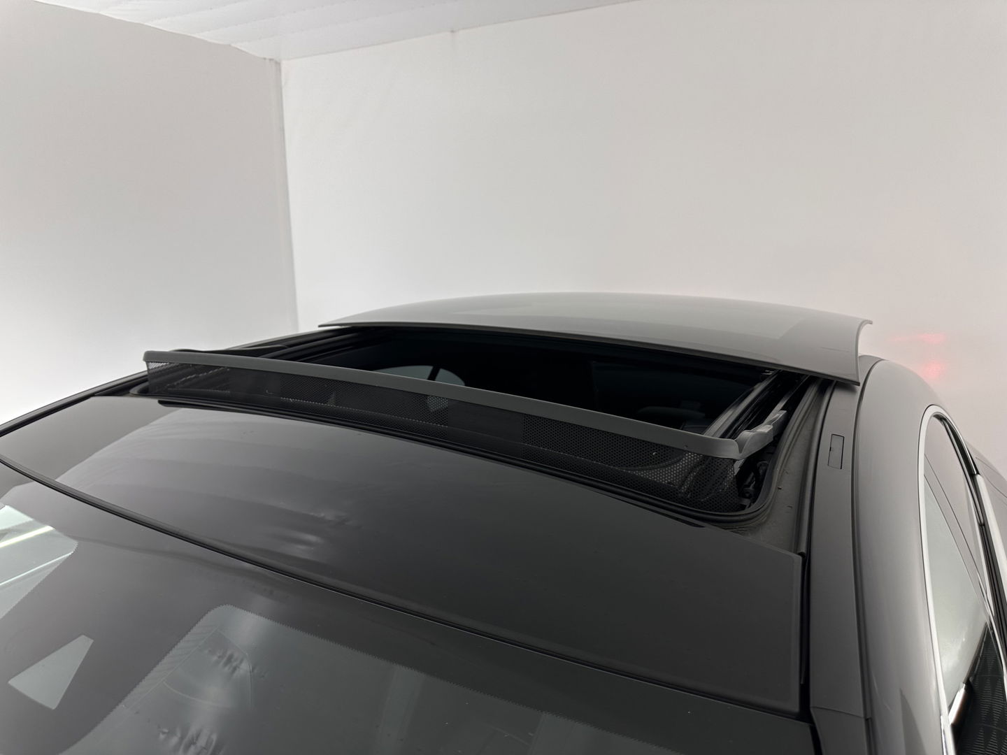 Mercedes-Benz CLA-Klasse 250 e AMG Line *PANO | WIDESCREEN-DIGI-COCKPIT | FULL-LED | AMBIENT-LIGHT | LEATHER-MICROFIBRE | CAMERA | M-BUX-NAVI | ECC | SHIFT-PADDLES | PDC | CRUISE | DAB | HEATED-SPORTSEATS | 18"ALU*