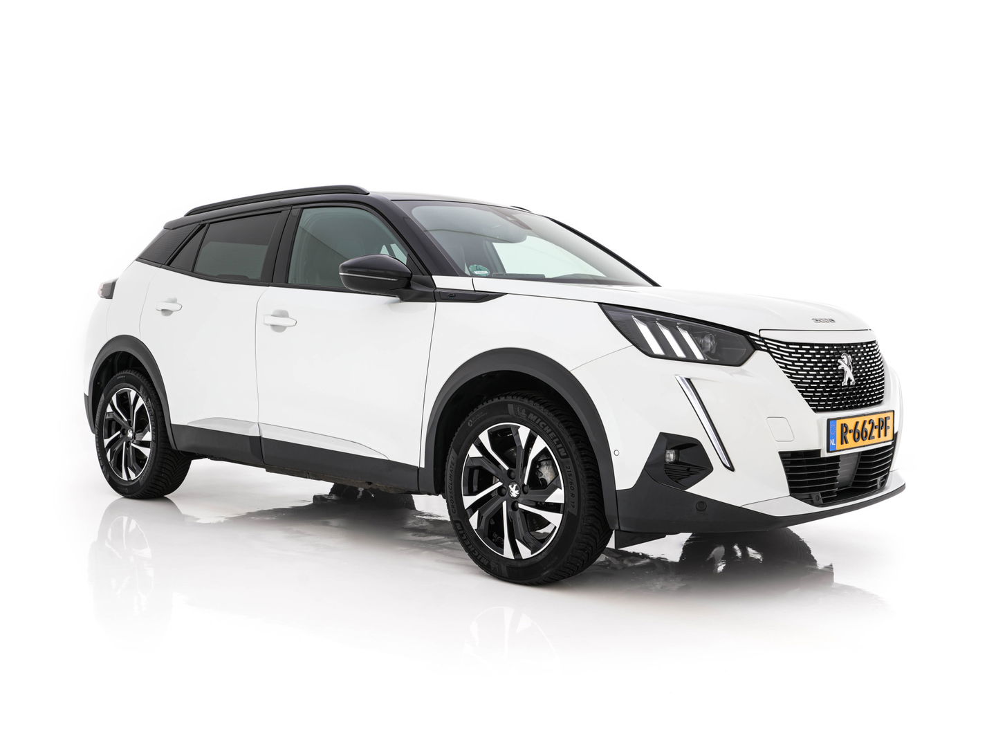 Peugeot e-2008 EV GT 50 kWh {SOH-91%} Aut. *DIGI-COCKPIT | FULL-LED | BLIS | KEYLESS | LEATHER-FABRIC | CAMERA | CARPLAY | CCS-FASTLOADER | DAB+ | NAVI-FULLMAP | ECC | PDC | SPORT-SEATS | AMBIENT-LIGHT | PRIVACY-GLASS | 17''ALU*