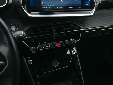 Peugeot e-2008 EV GT 50 kWh {SOH-91%} Aut. *DIGI-COCKPIT | FULL-LED | BLIS | KEYLESS | LEATHER-FABRIC | CAMERA | CARPLAY | CCS-FASTLOADER | DAB+ | NAVI-FULLMAP | ECC | PDC | SPORT-SEATS | AMBIENT-LIGHT | PRIVACY-GLASS | 17''ALU*