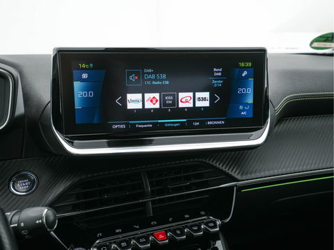 Peugeot e-2008 EV GT 50 kWh {SOH-91%} Aut. *DIGI-COCKPIT | FULL-LED | BLIS | KEYLESS | LEATHER-FABRIC | CAMERA | CARPLAY | CCS-FASTLOADER | DAB+ | NAVI-FULLMAP | ECC | PDC | SPORT-SEATS | AMBIENT-LIGHT | PRIVACY-GLASS | 17''ALU*