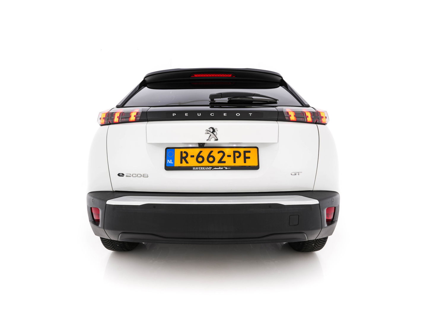 Peugeot e-2008 EV GT 50 kWh {SOH-91%} Aut. *DIGI-COCKPIT | FULL-LED | BLIS | KEYLESS | LEATHER-FABRIC | CAMERA | CARPLAY | CCS-FASTLOADER | DAB+ | NAVI-FULLMAP | ECC | PDC | SPORT-SEATS | AMBIENT-LIGHT | PRIVACY-GLASS | 17''ALU*