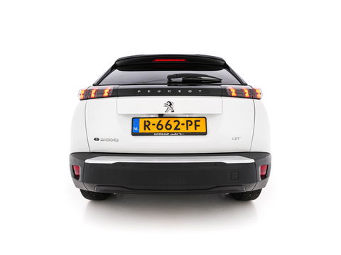 Peugeot e-2008 EV GT 50 kWh {SOH-91%} Aut. *DIGI-COCKPIT | FULL-LED | BLIS | KEYLESS | LEATHER-FABRIC | CAMERA | CARPLAY | CCS-FASTLOADER | DAB+ | NAVI-FULLMAP | ECC | PDC | SPORT-SEATS | AMBIENT-LIGHT | PRIVACY-GLASS | 17''ALU*